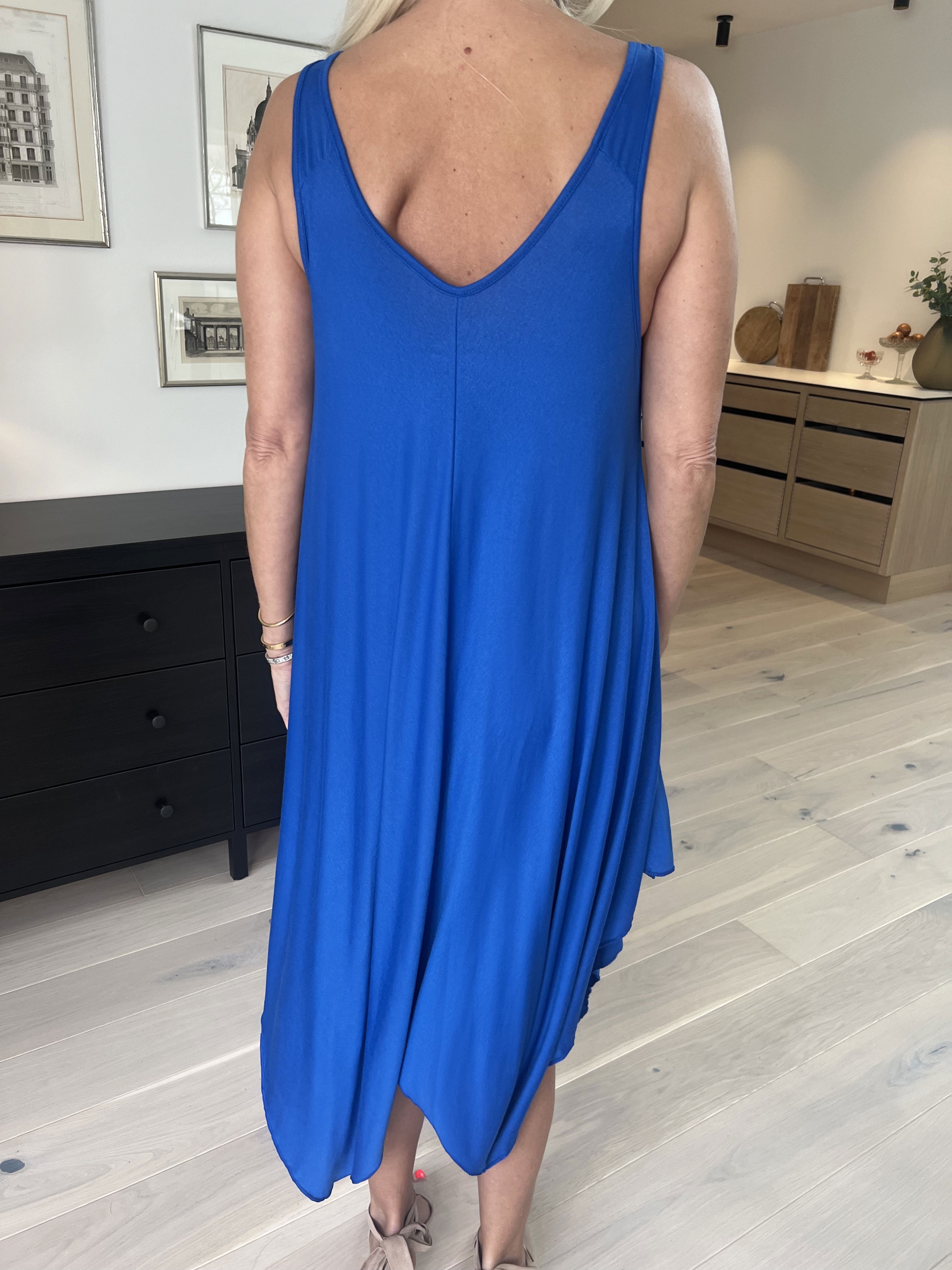 Veronica - Enfärgad sommarklänning med breda axelband